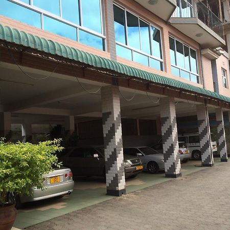 Mc-Elly'S Hotel Αρούσα Εξωτερικό φωτογραφία